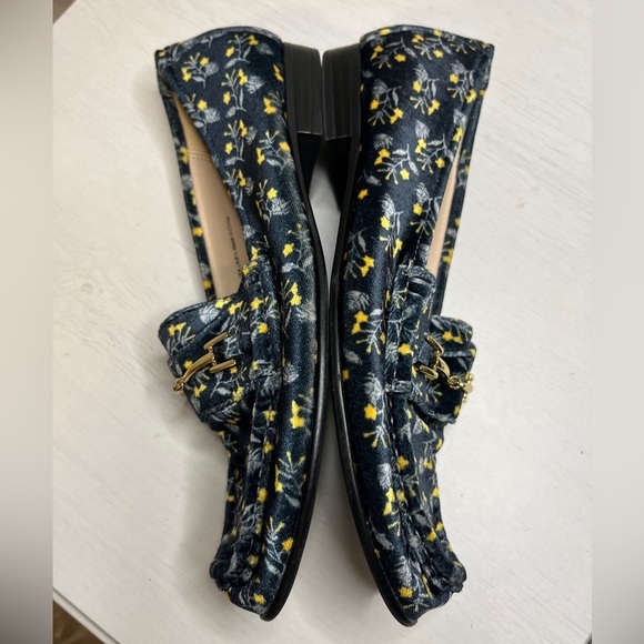 CAbi Carnaby Navy Floral Velvet Loafers style 6005 size 8 - Picture 5 of 9